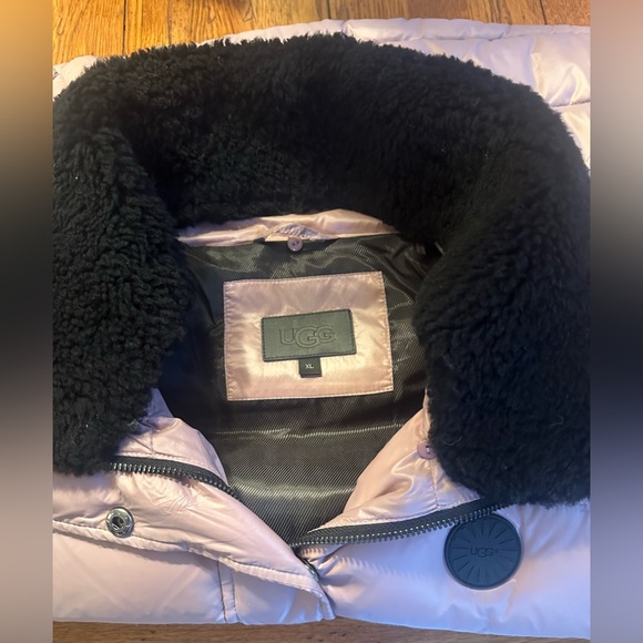 UGG Vest - Picture 6 of 6